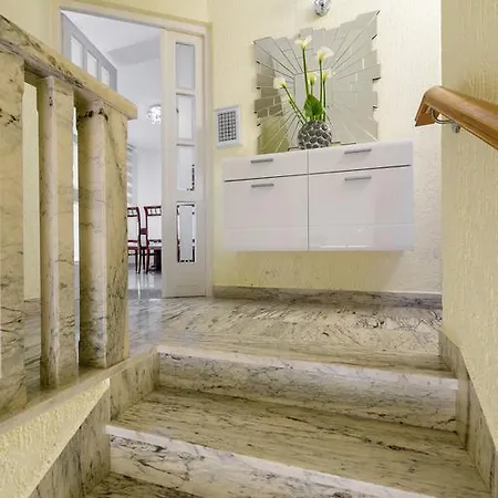 Luxor Apartment Trogir