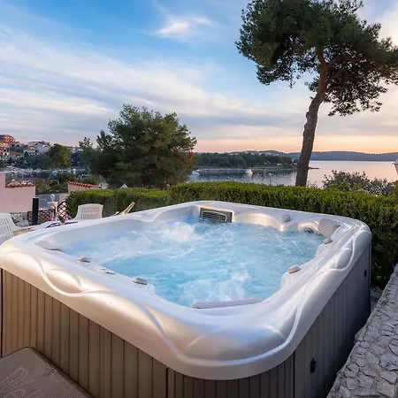 Luxor Trogir
